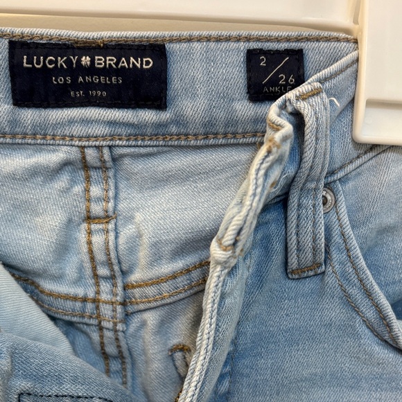 Lucky Brand Women's Light Blue Ankle Jeans - Picture 4 of 5